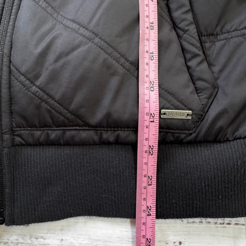 PrAna Black Quilted Sherpa Lined Vest Small - Picture 9 of 9